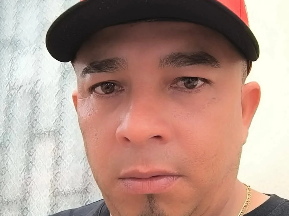 Lopezk79's Offline Chat Room