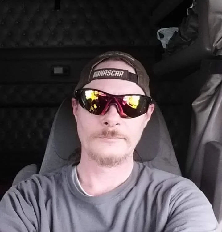 truckerlove69 offline XXX-chatje