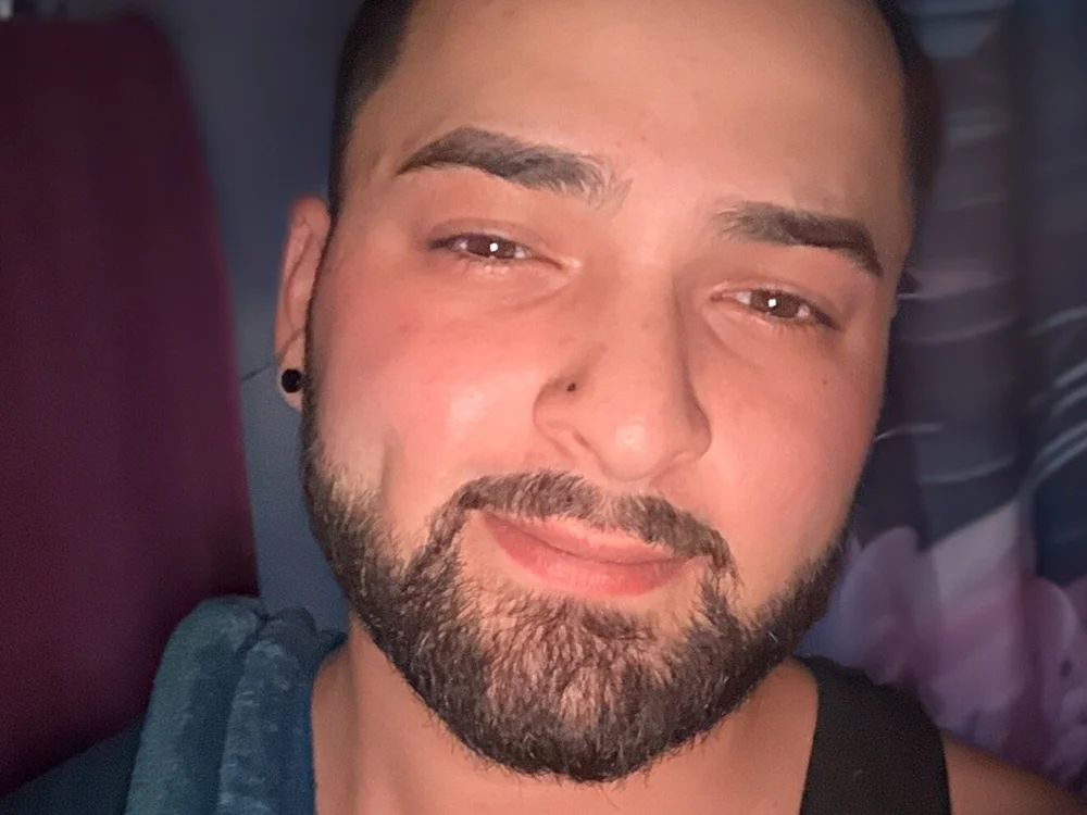 AdamCarol03's Offline Chat Room