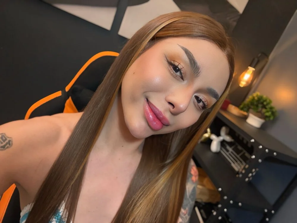 LetisiaRocks' Offline XXX Chat