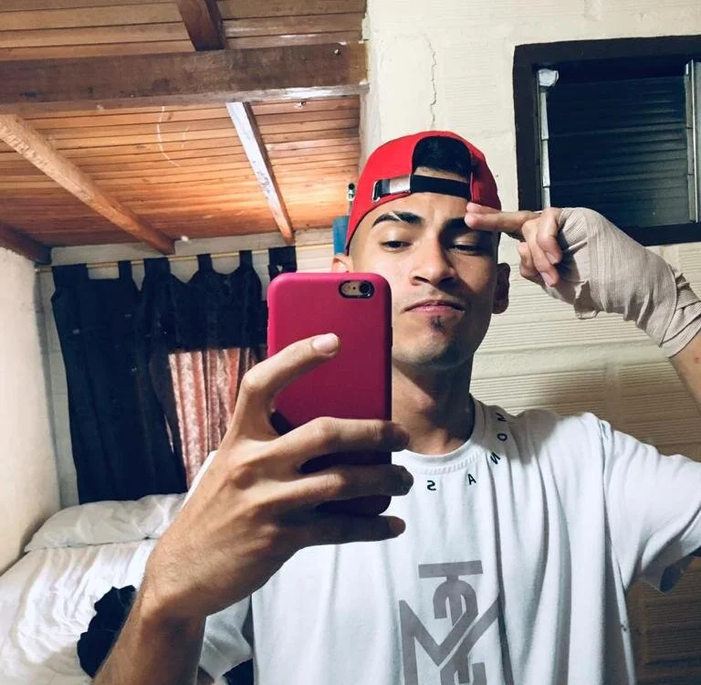 Kwan_Joness' Offline XXX Chat