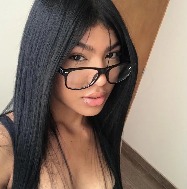 lauraaaa's Offline Chat Room