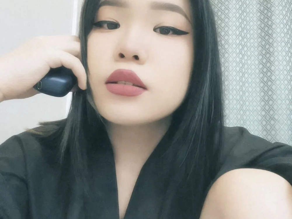 luvukikky's Offline Chat Room
