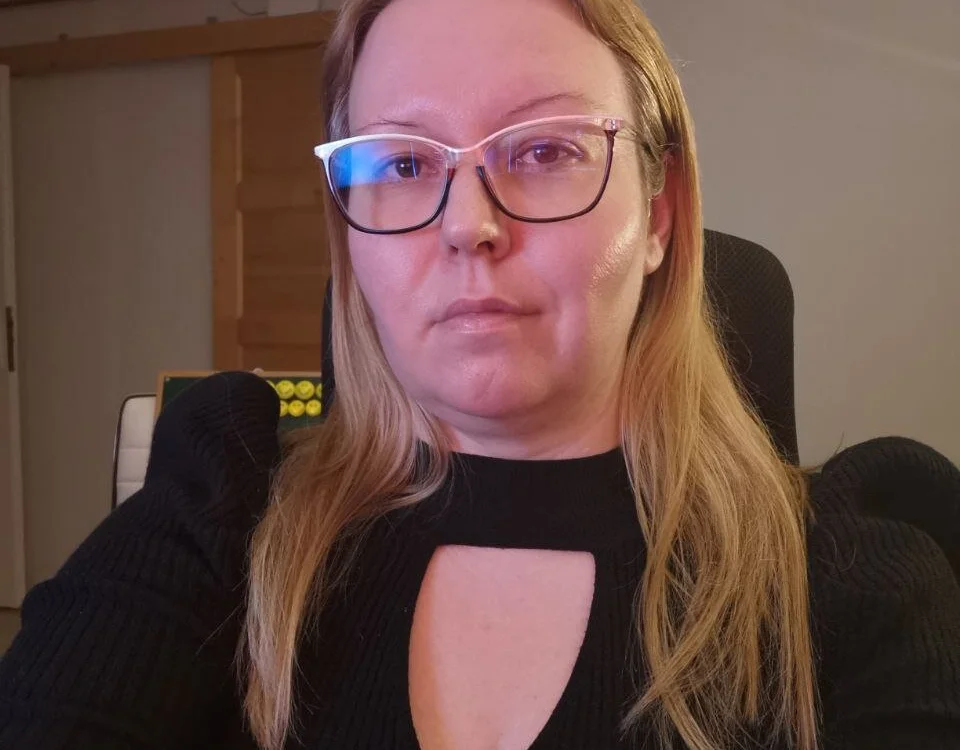 miss_cougar's Offline XXX Chat