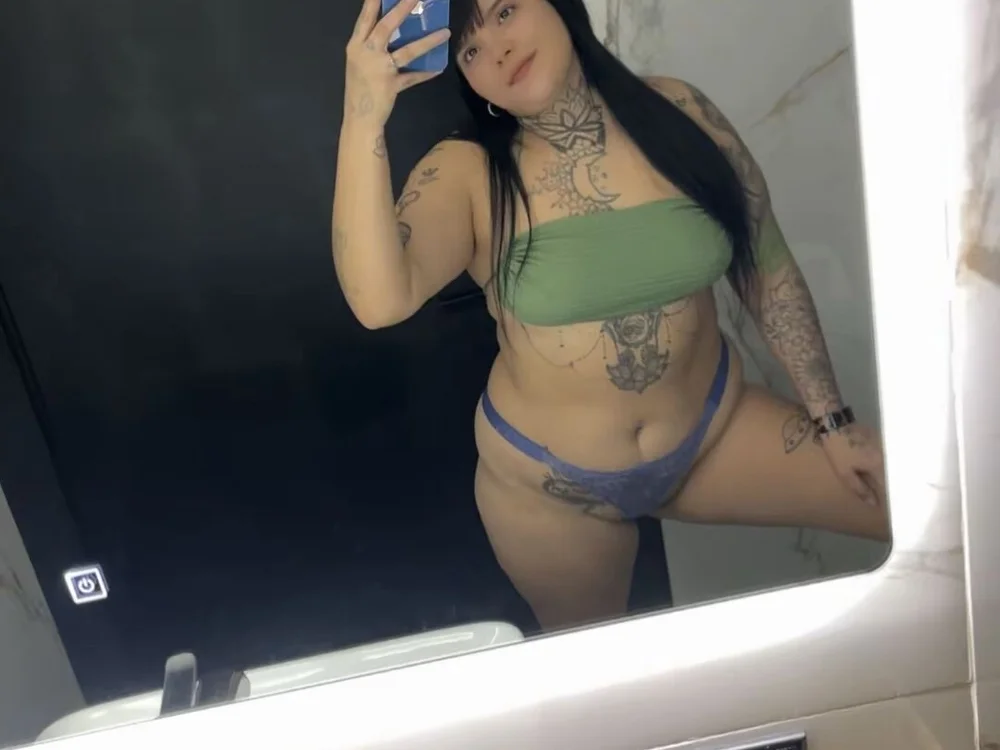 miatorres23's Offline Chat Room