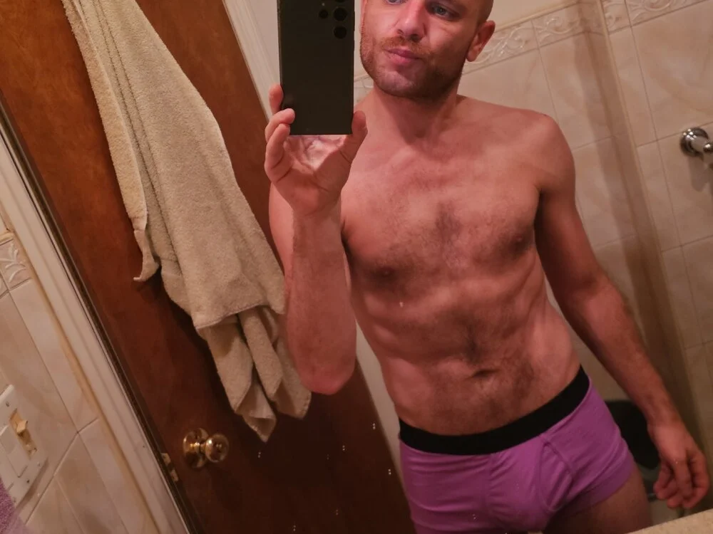 Chatroom XXX hors ligne de FrankieFuckMe