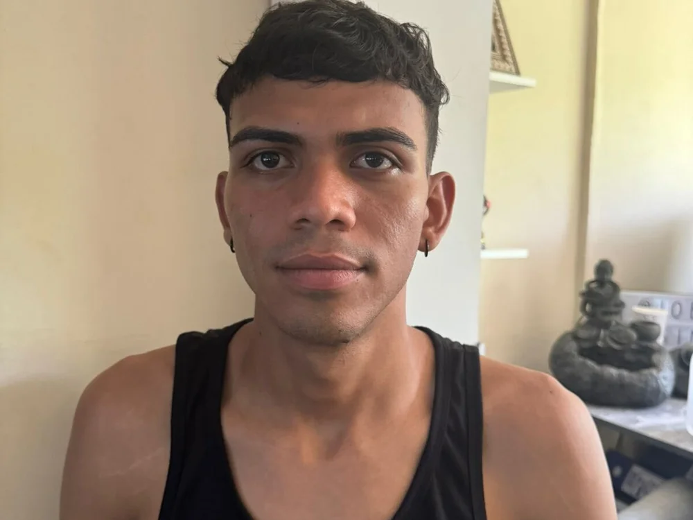 hard_hot23_ offline chatrum