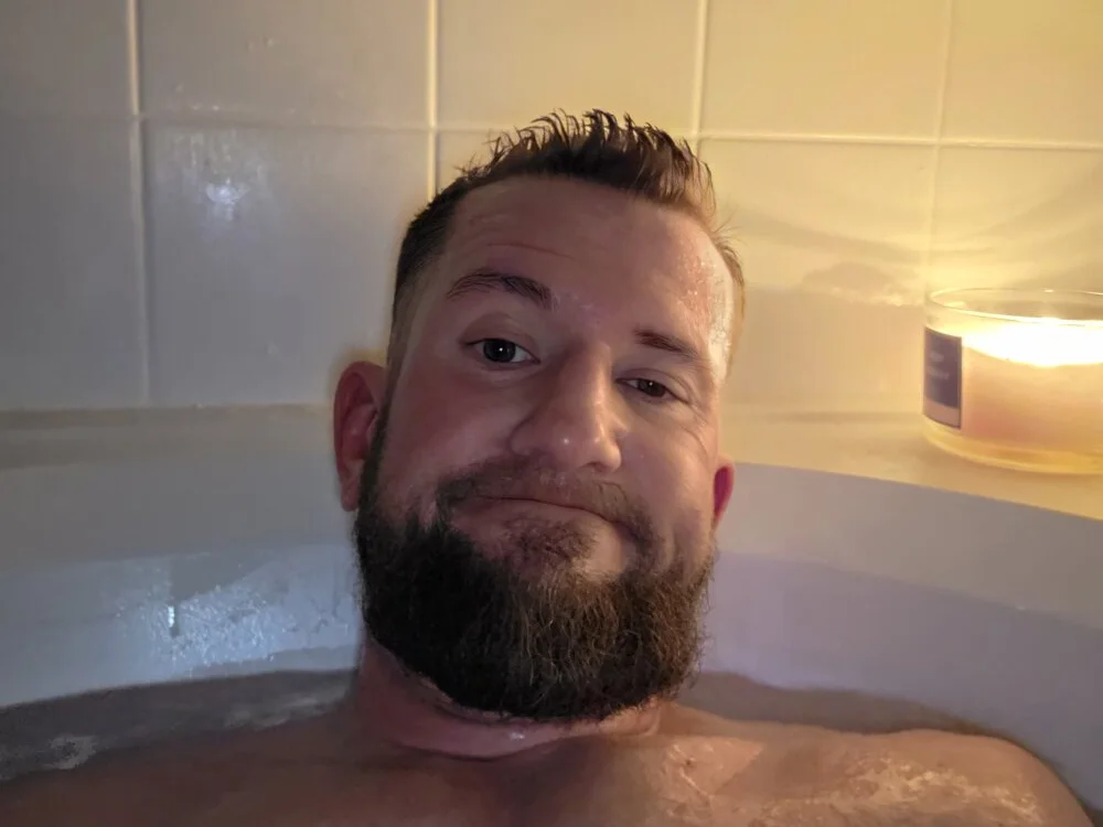 Icebearsticlese Offline XXX Chat