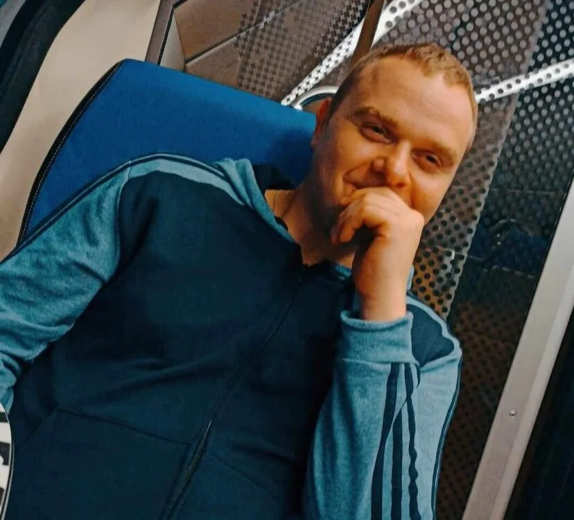 Chcezus32 Offline XXX-chat