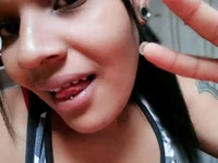 sexybronwlatin's webcam live show