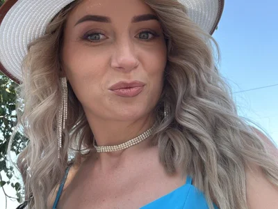 Crazy-Rosa webcam livesex profile in sex-toy cams