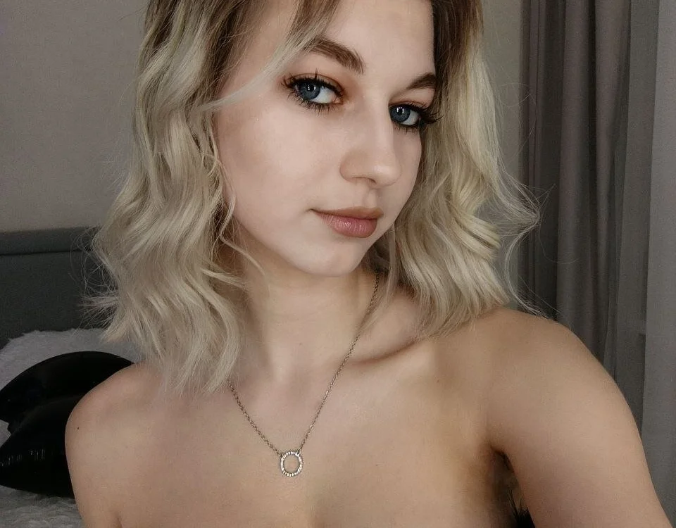 MaeChasey's Offline Chat Room