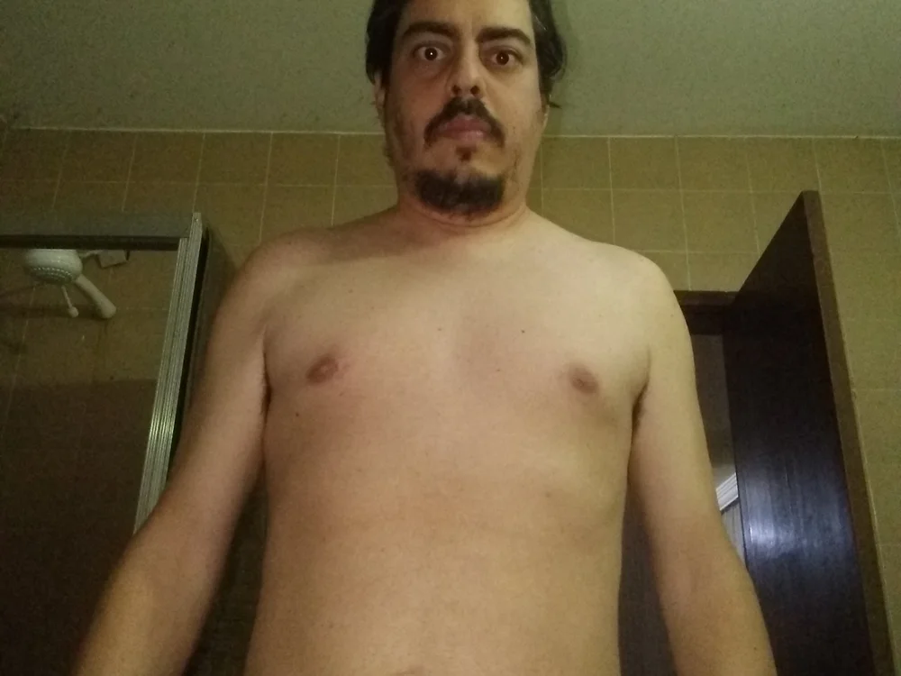 ricardoapf41's Offline XXX Chat