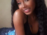 Petitegirl28's webcam live show