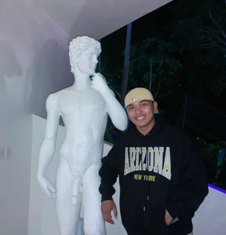 XsluttyCams offline chatrum