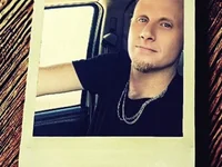 HandsomeDad698832 offline chatrum