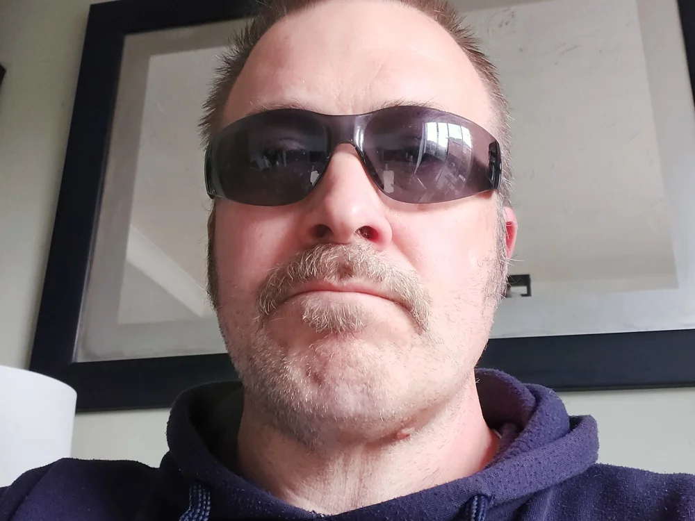DickDadBod's Offline Chat Room