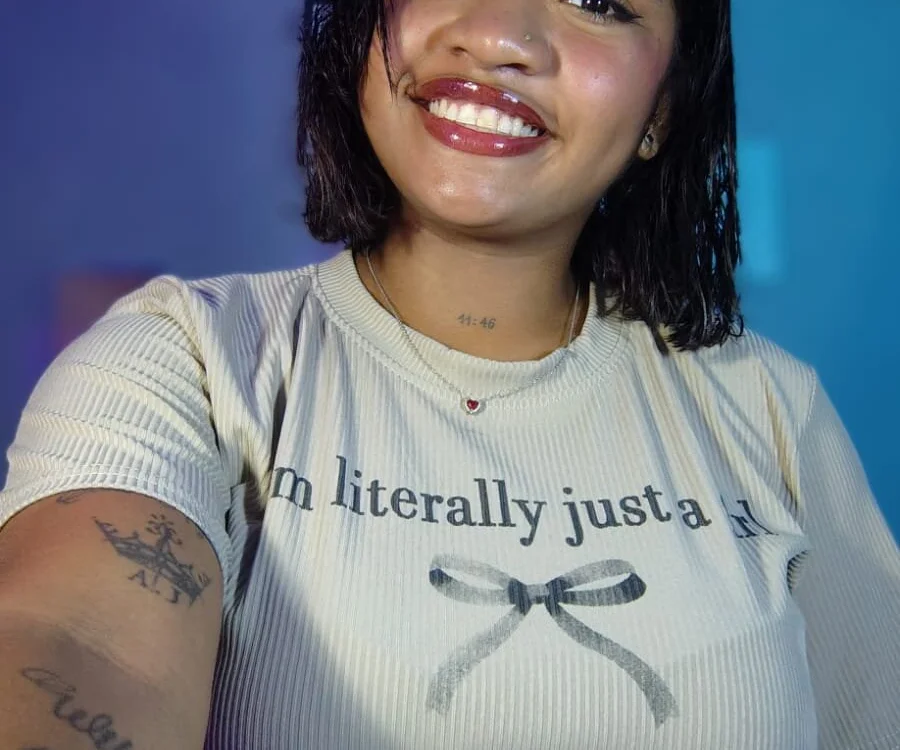 Brunett_sexy1n Offline XXX chat