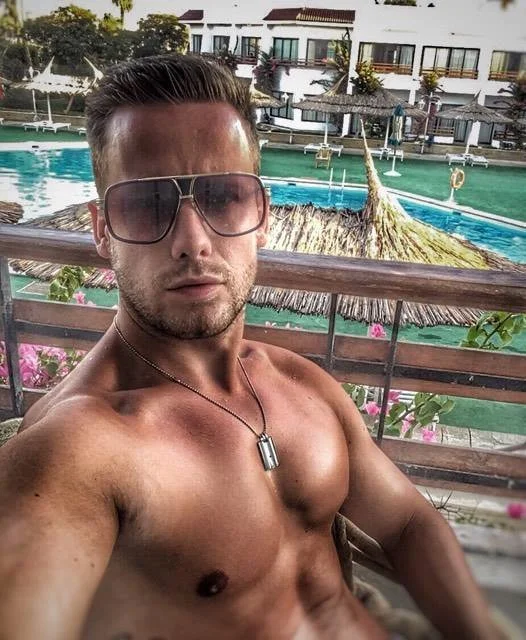 ryan-gooding offline chatrum