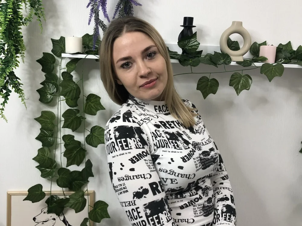 SunnivaGrayer offline chatrum