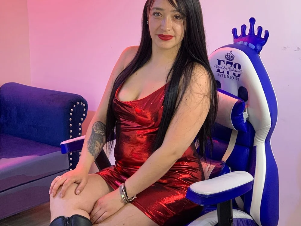 Alanna__scott Offline XXX-Chat