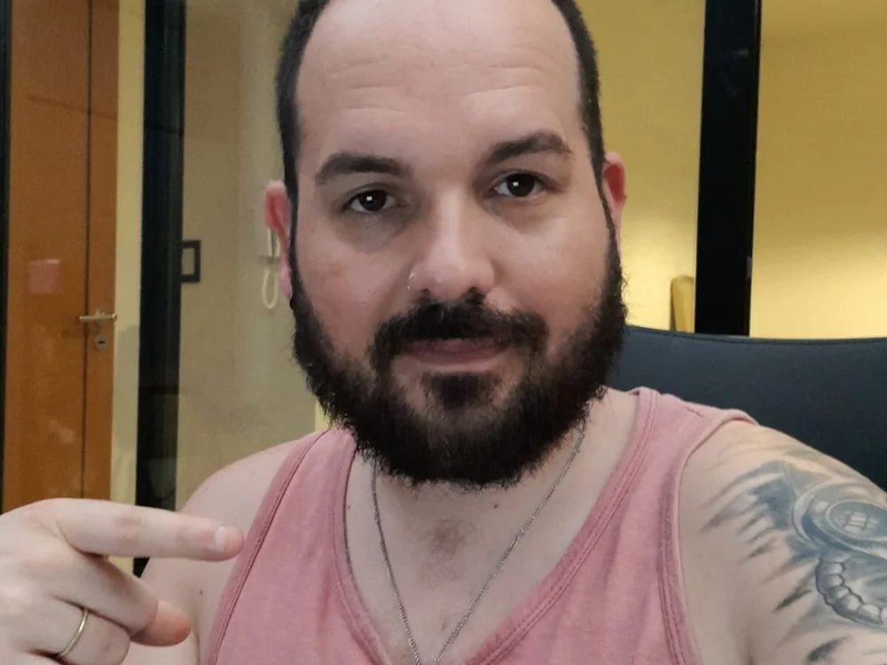 Viegosuo's Offline Chat Room