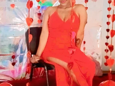 auravelveth - live cam model