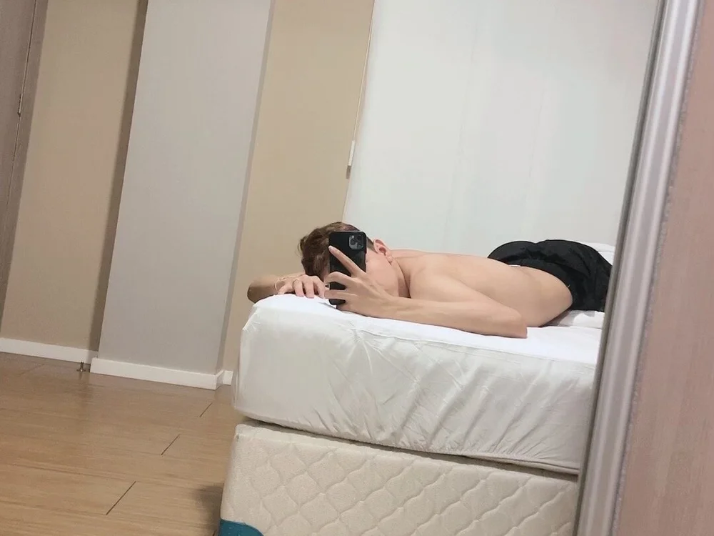 andres20_hot20's Offline XXX Chat