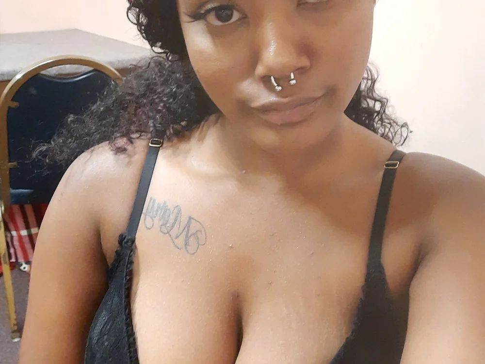 holographicbabe's Offline Chat Room