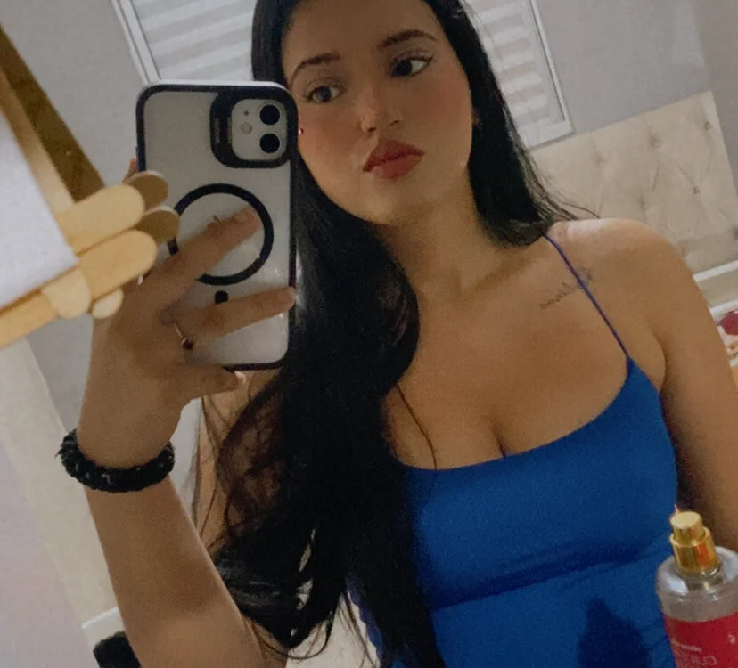 mirellasecret's Offline XXX Chat