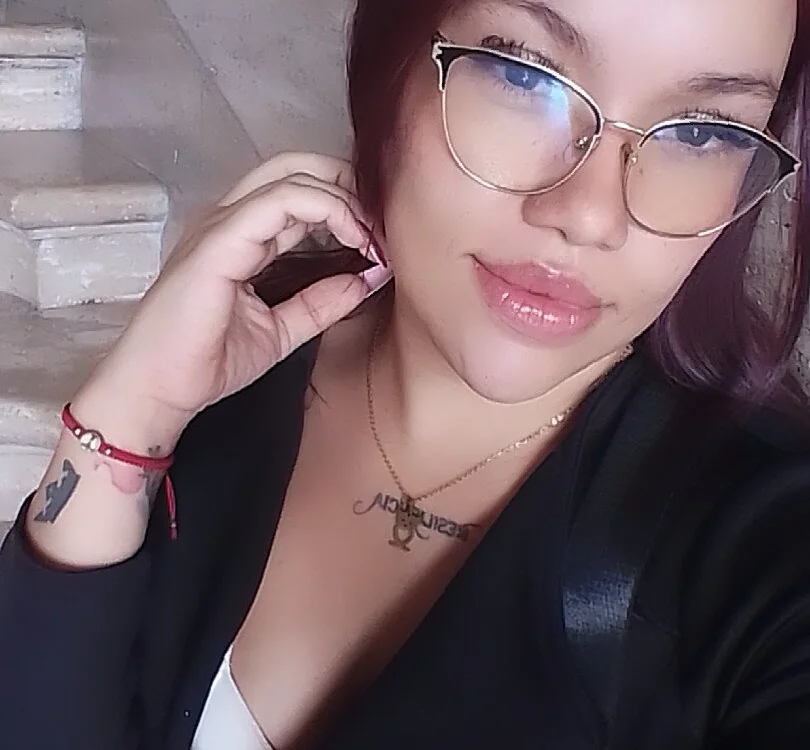 lau_herrera's Offline Chat Room