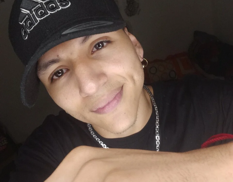 DanteLuxx Offline XXX-chat