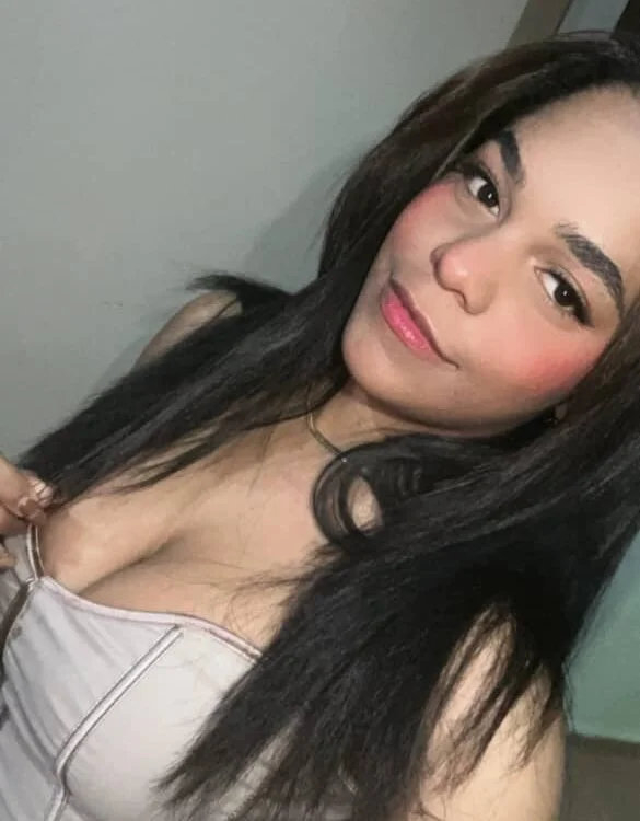 Tiffany-Jones Chat XXX Ngoại tuyến