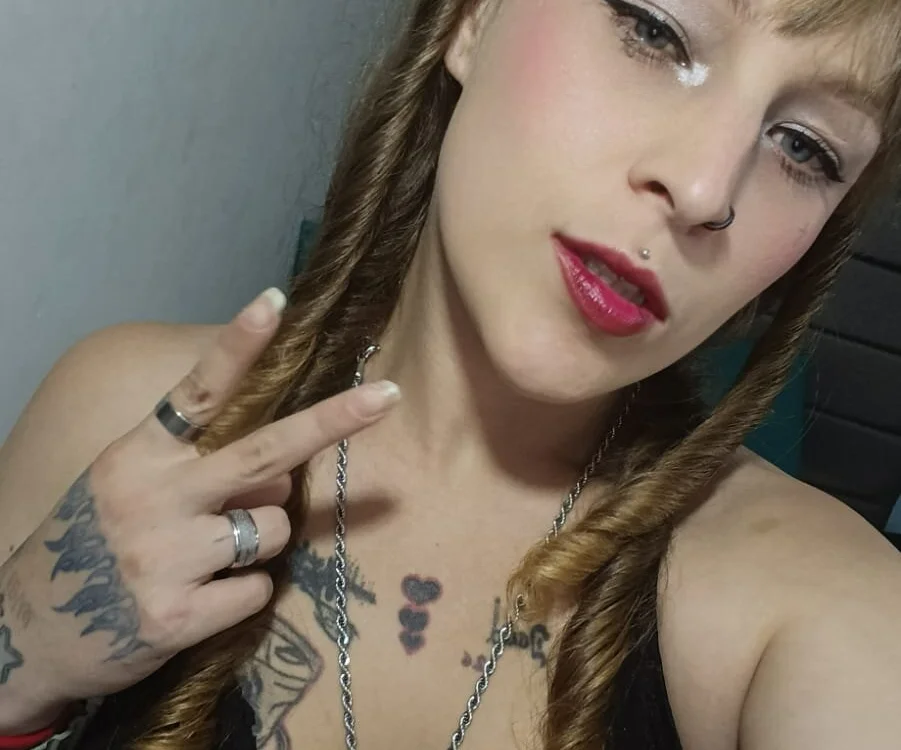 candy_yelzii111's Offline Chat Room
