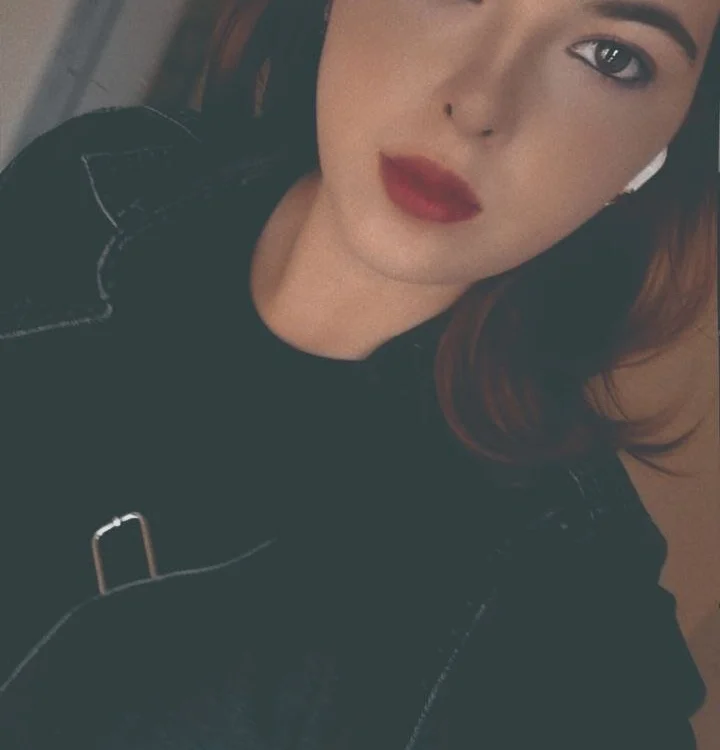 EsmeCharm's Offline Chat Room