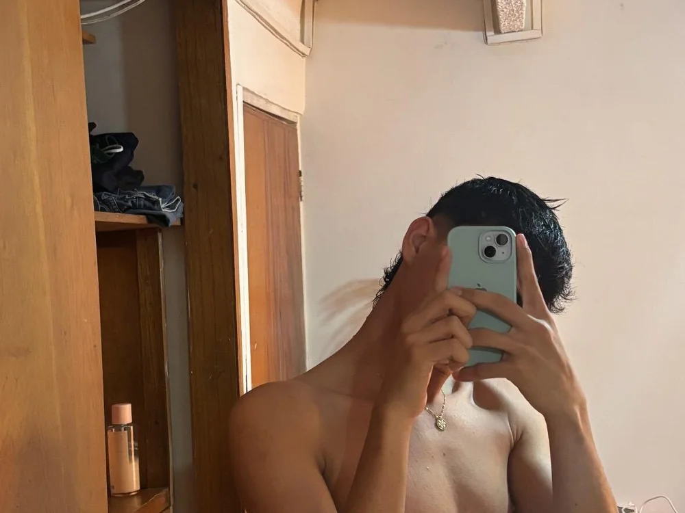 Andy_wood Offline XXX-chat