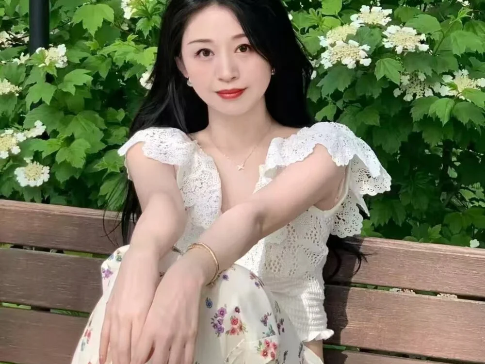 lindadong76's Offline XXX Chat