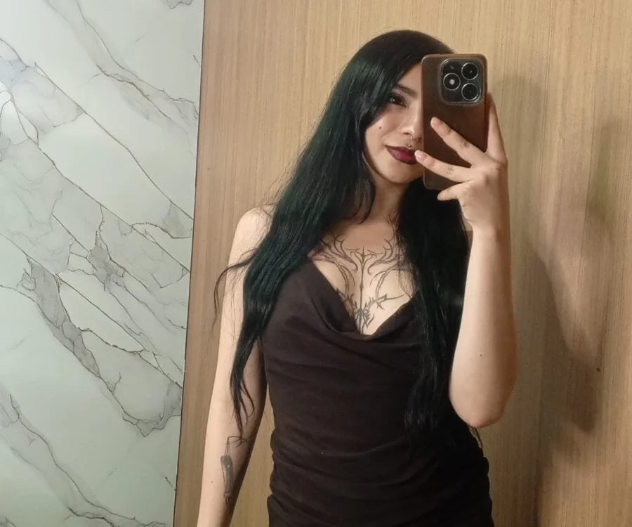 Samantha_petite_tf Adlı Modelin Çevrimdışı XXX Sohbeti