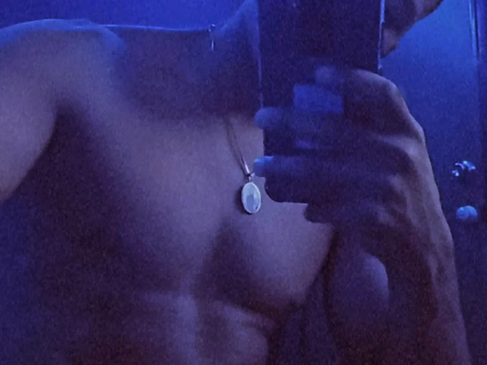 tuchicoken23's Offline XXX Chat