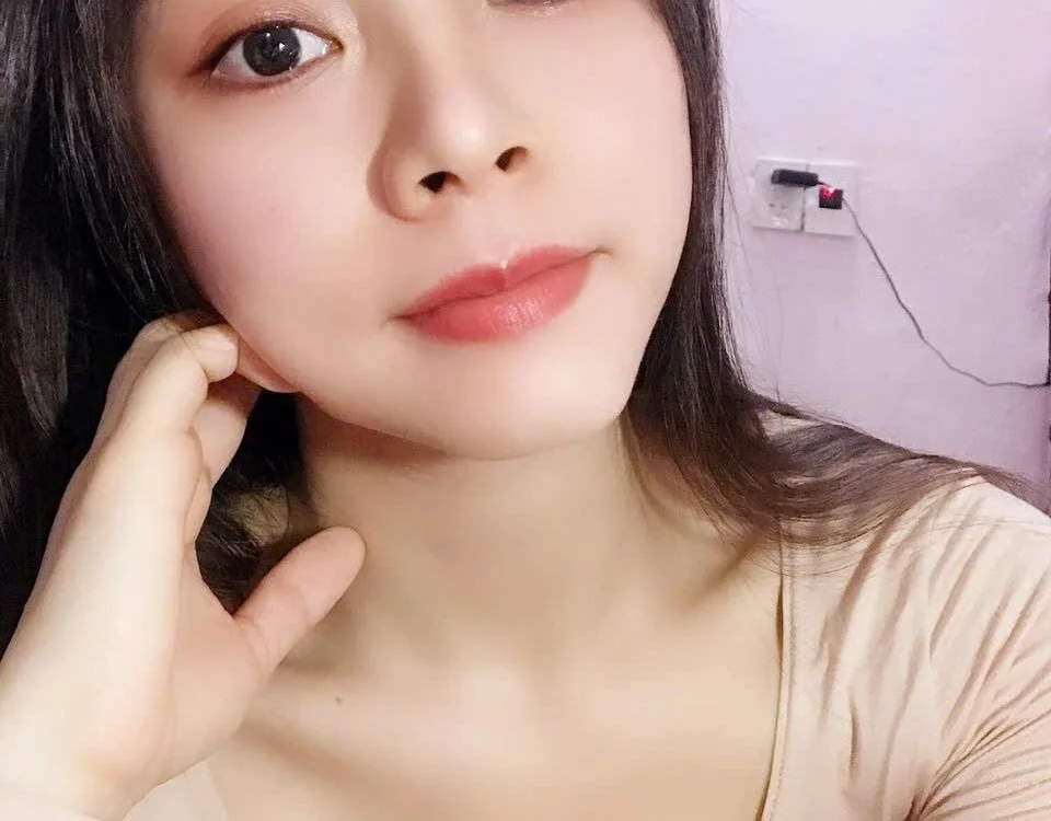 Eva-Rose19's Offline Chat Room