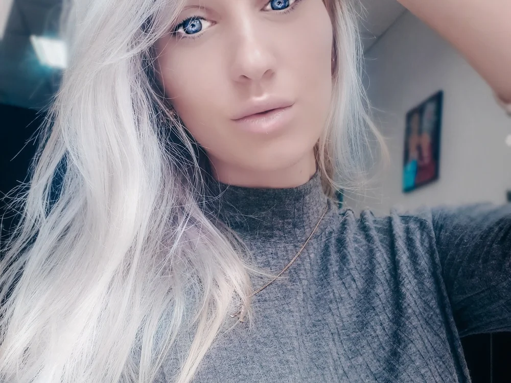Cara_mell's Offline XXX Chat