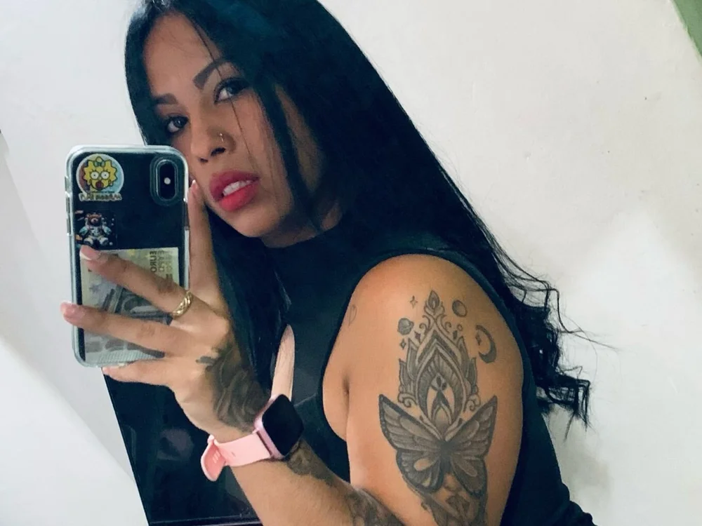 Sophia_Ostin69's Offline XXX Chat