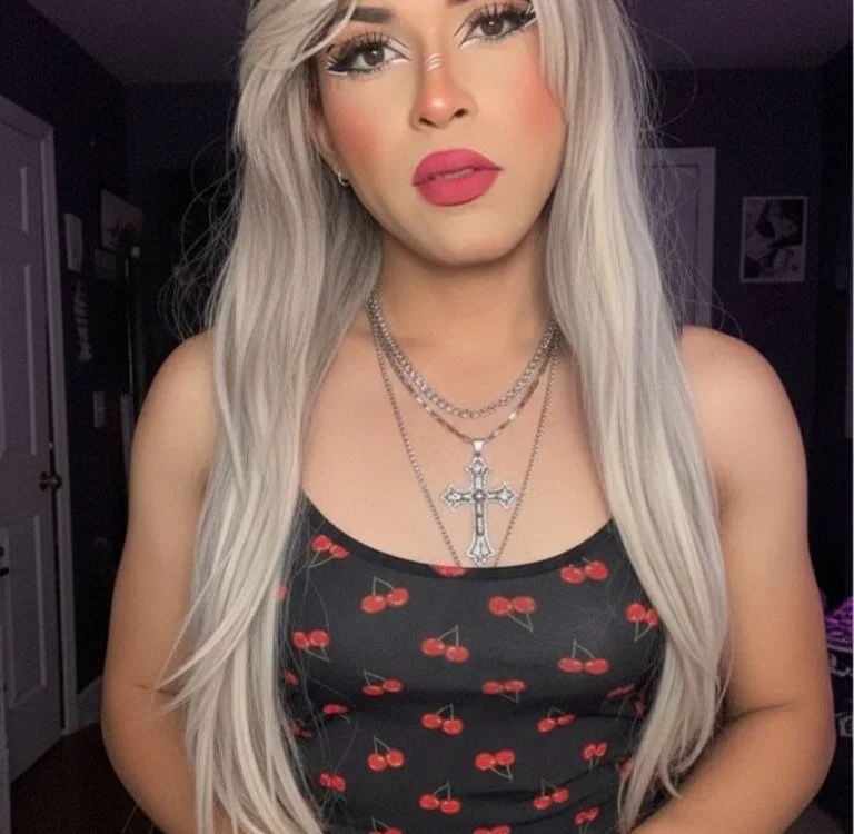 Ashly_Luxx Adlı Modelin Çevrimdışı XXX Sohbeti