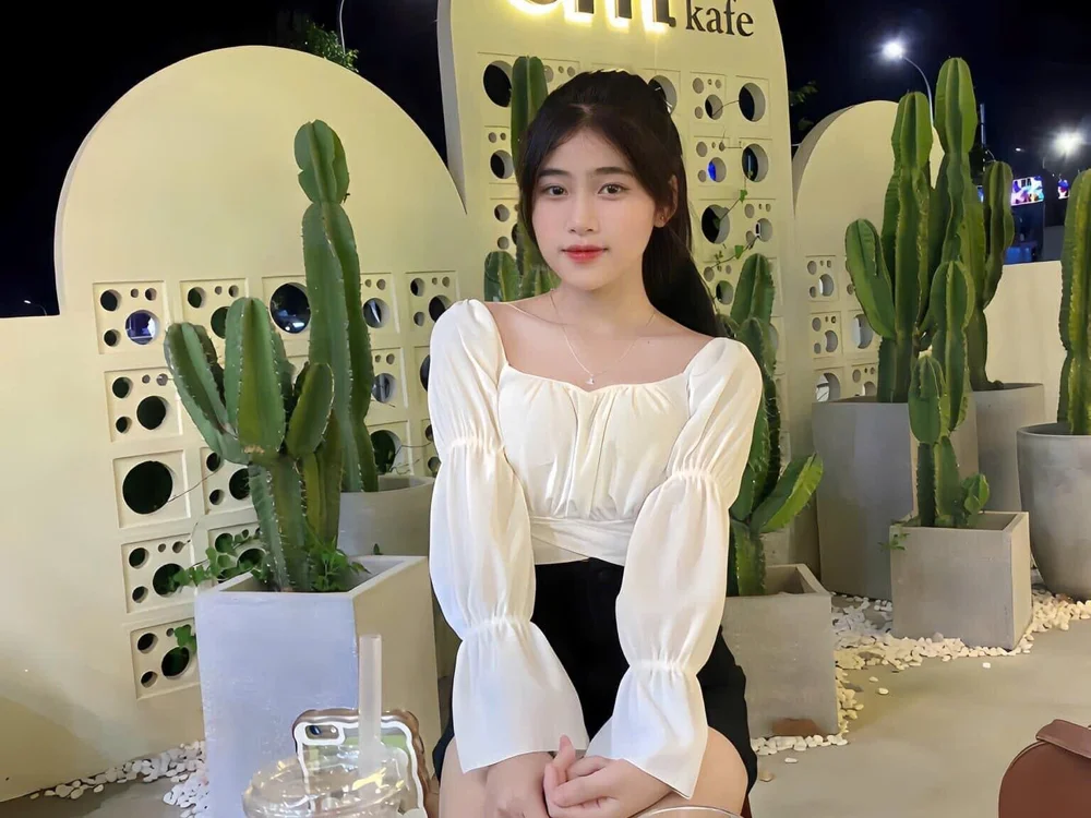 Lona_Thien's Offline XXX Chat
