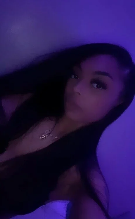 EricaExoticc Adlı Modelin Çevrimdışı Sohbet Odası