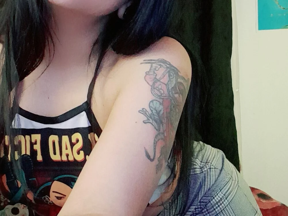 AbsentaVert Adlı Modelin Çevrimdışı XXX Sohbeti