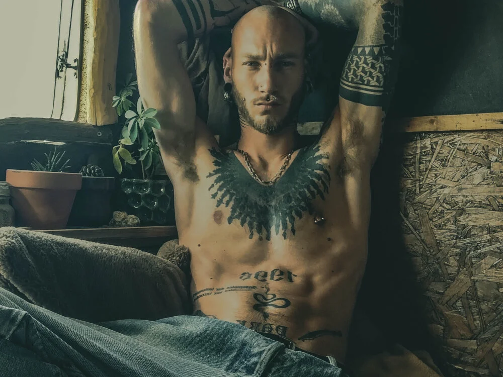 Noracid_ Offline XXX-Chat