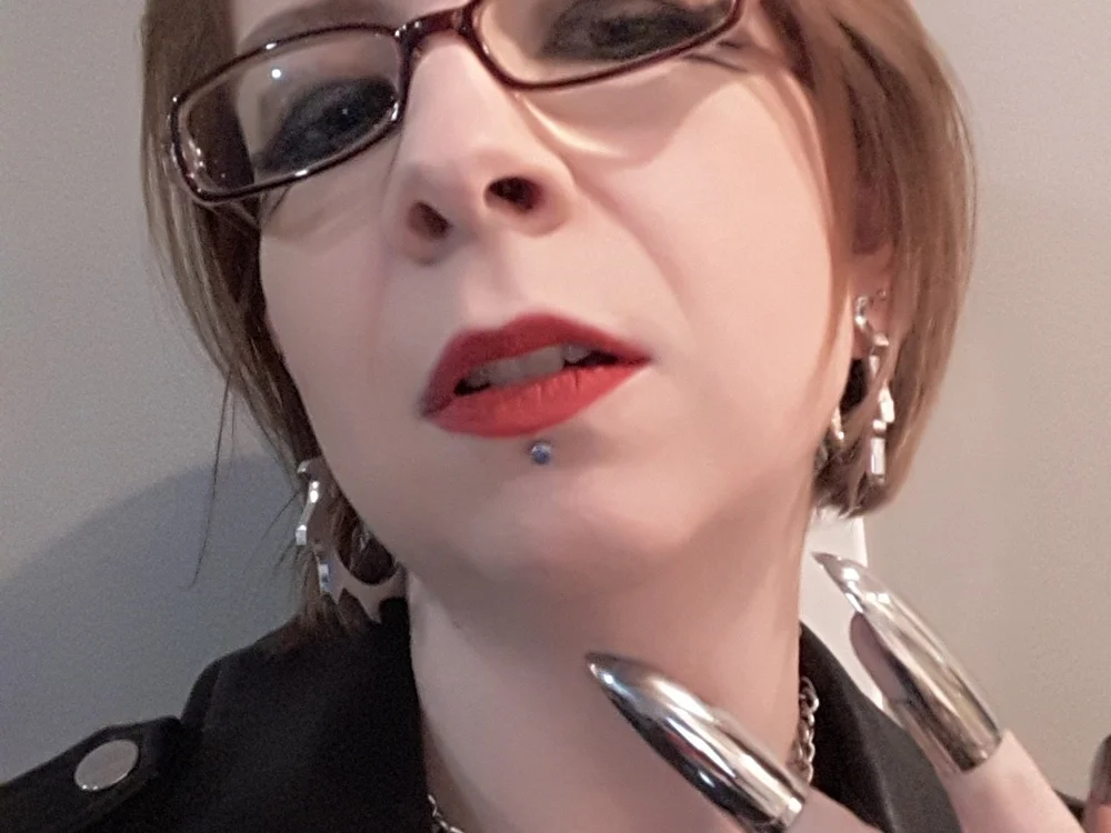 mssavagebxtch's Offline XXX Chat