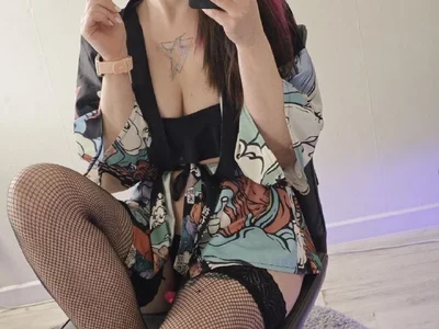 Mira_Falls - Girl 
