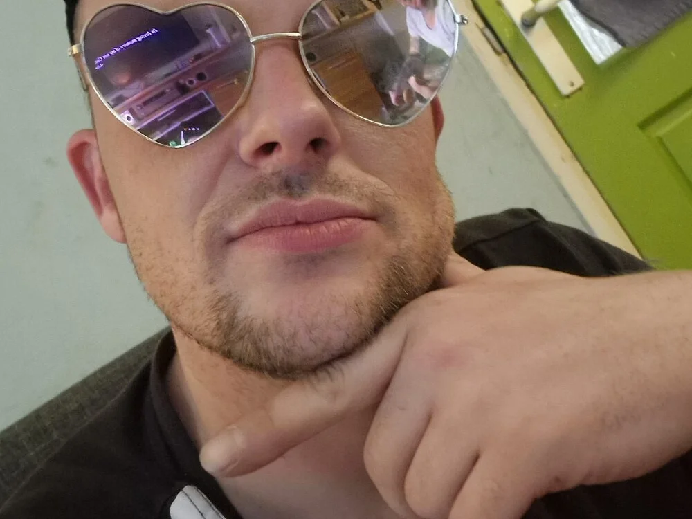 Sletje31 Offline XXX Chat